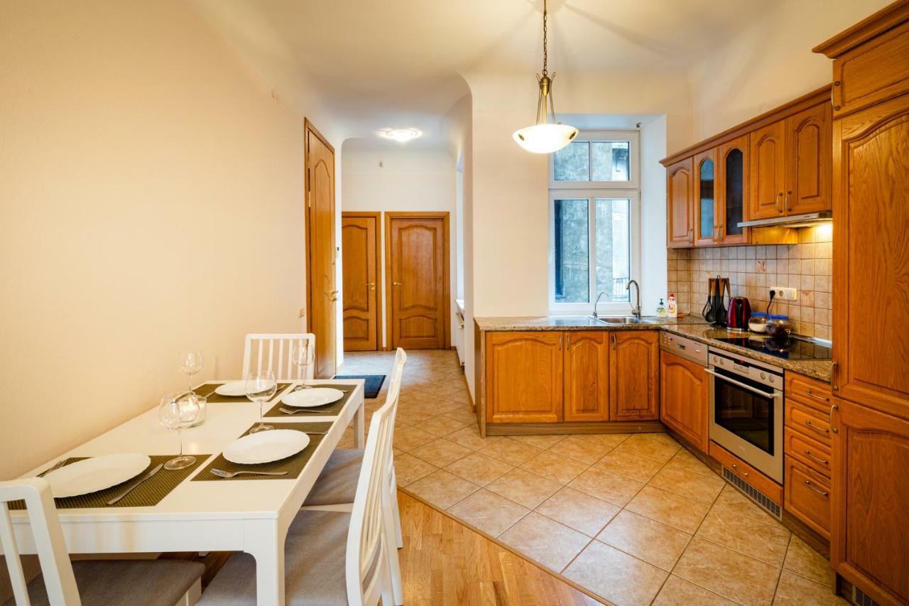 Dzirnavu Street Apartment In City Center Riga Exterior foto
